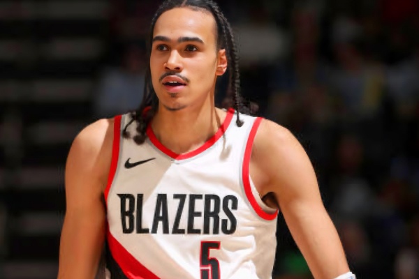 班顿的十字路口:自由球员的NBA坚守与海外选项 班顿的十字路口:自由球员的NBA坚守与海外选项