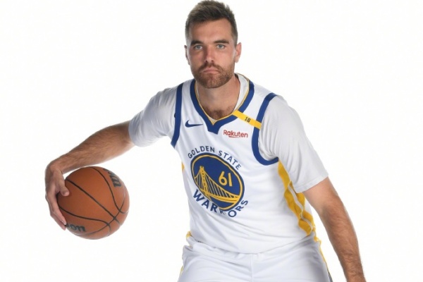 勇士官宣签回帕特-斯宾塞,29岁后卫以双向合同重返金州 勇士官宣签回帕特-斯宾塞,29岁后卫以双向合同重返金州